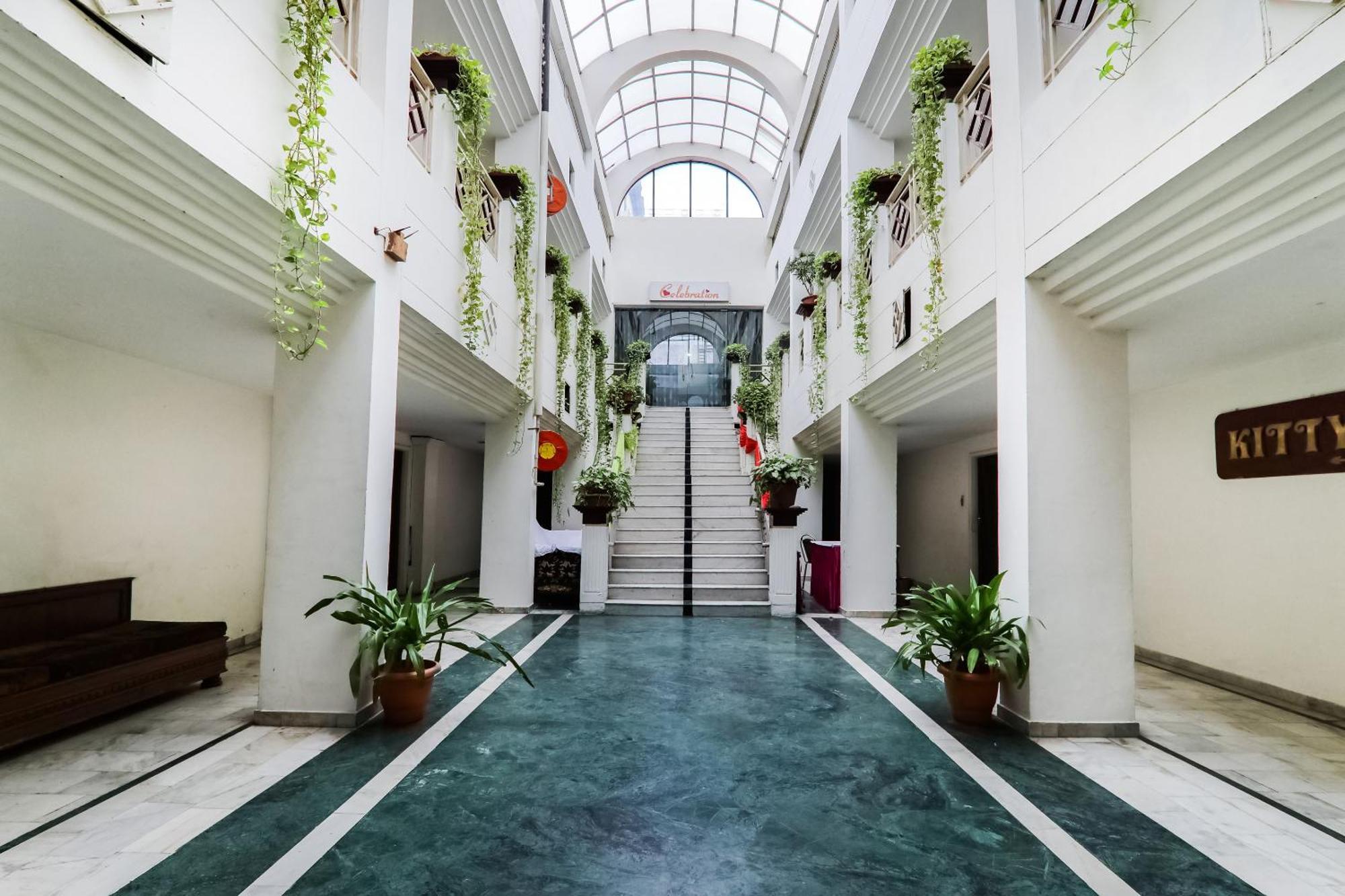 Hotel Sita Kiran Bareli Kültér fotó