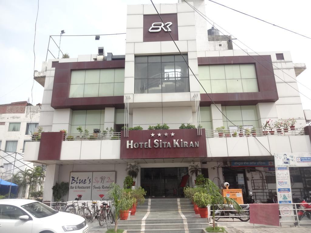 Hotel Sita Kiran Bareli Kültér fotó